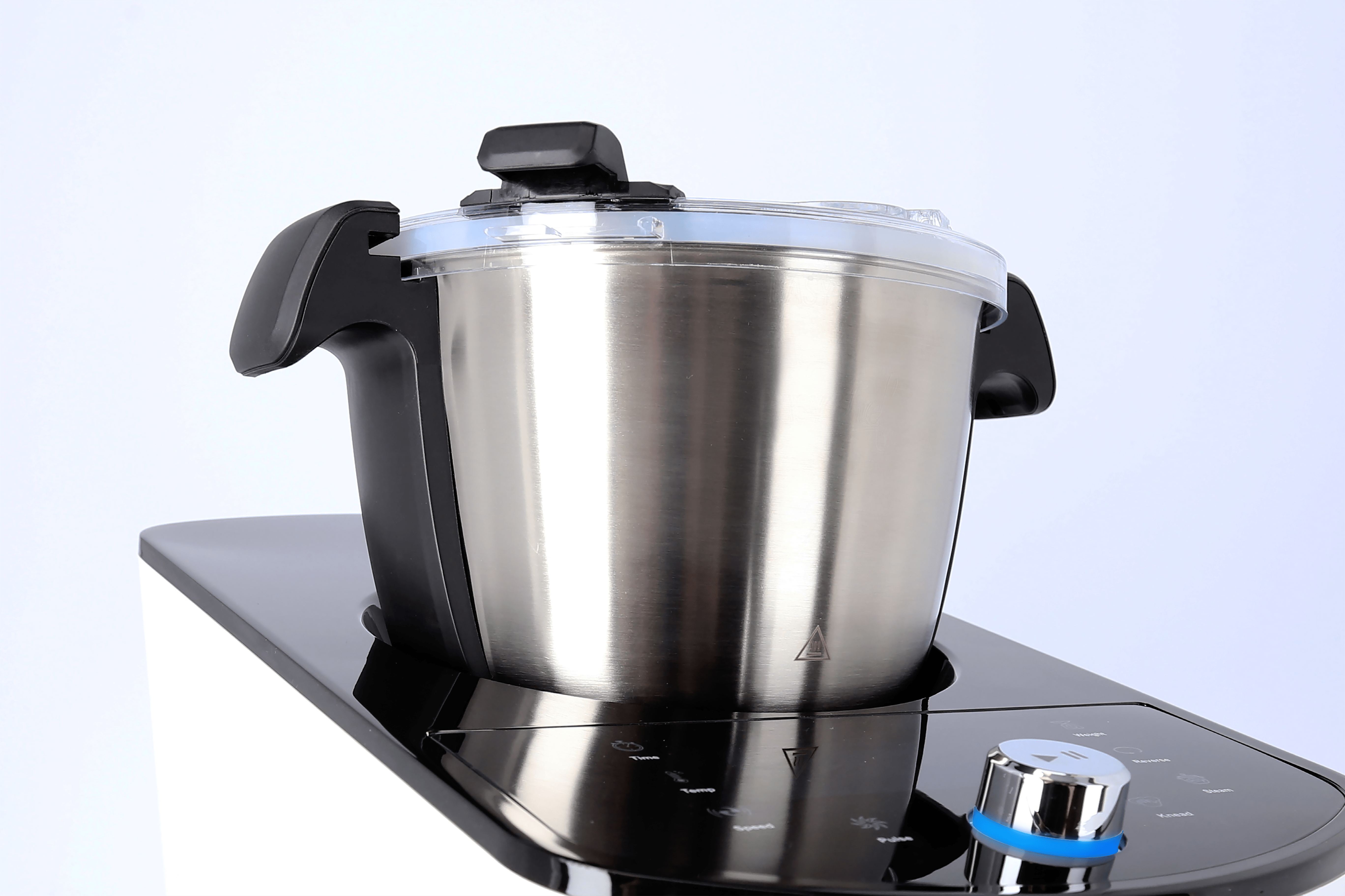 Reinventa la forma de cocinar con el robot KÜKEN SMART 8000